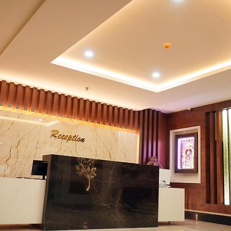 Hotel Nivetha Inn Coimbatore Buitenkant foto