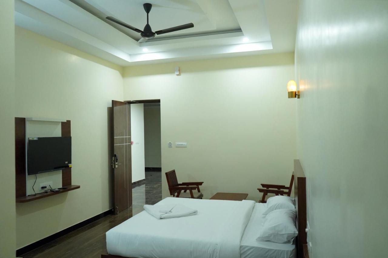 Hotel Nivetha Inn Coimbatore Buitenkant foto
